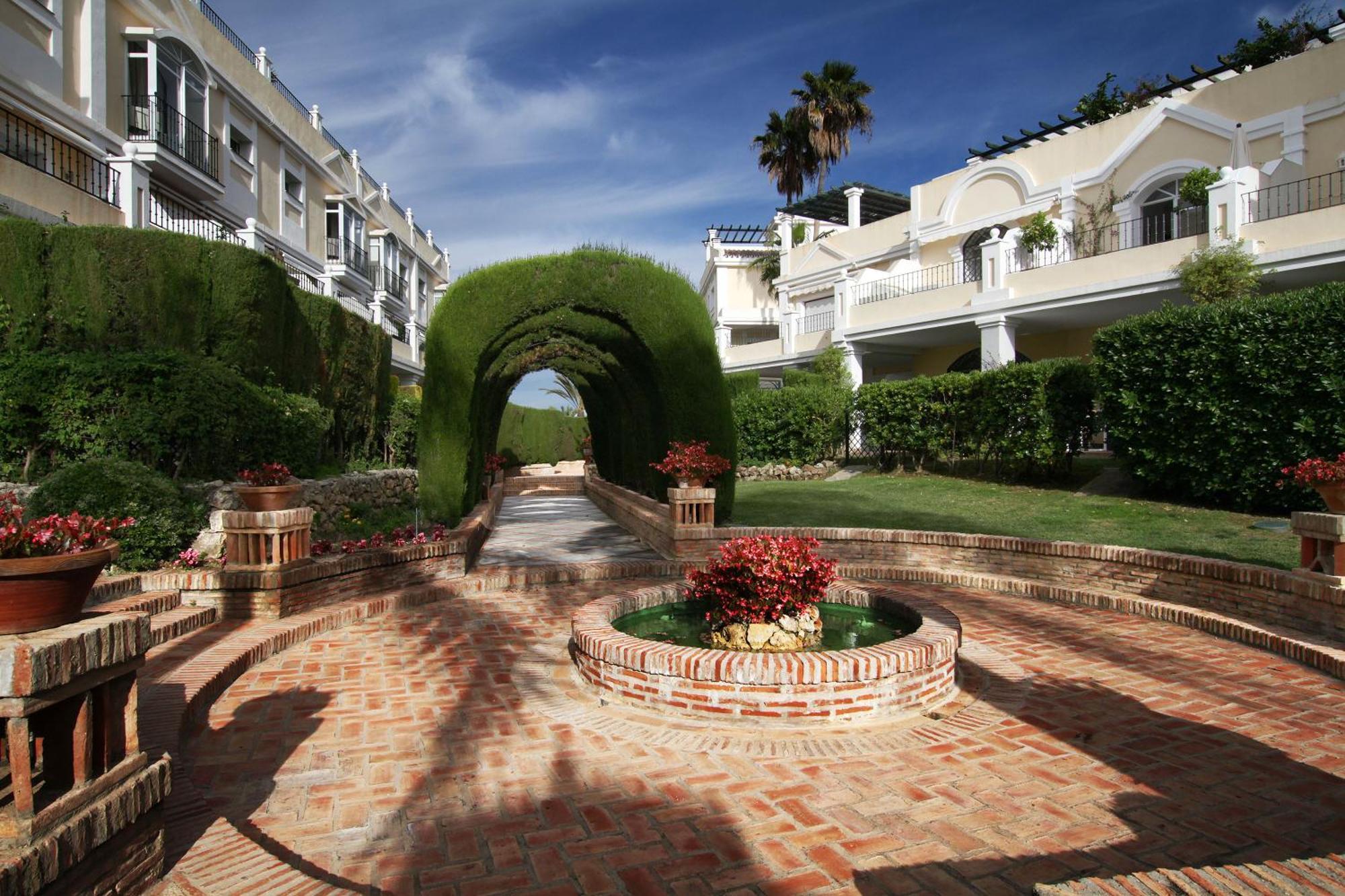 Apartment Aloha Gardens