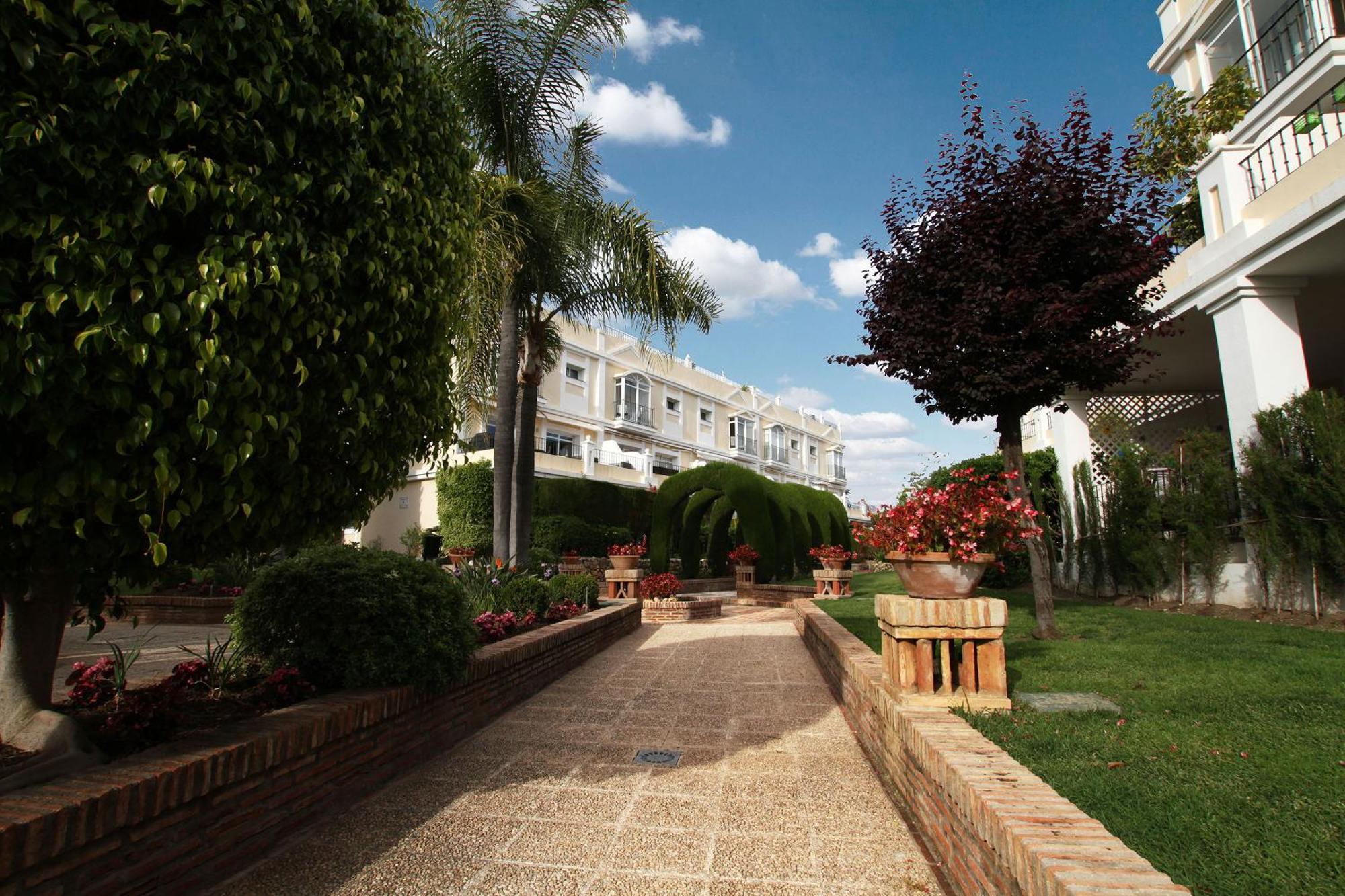 Appartement Spacious 2 Bed Duplex In Aloha Gardens Close To Puerto Banus